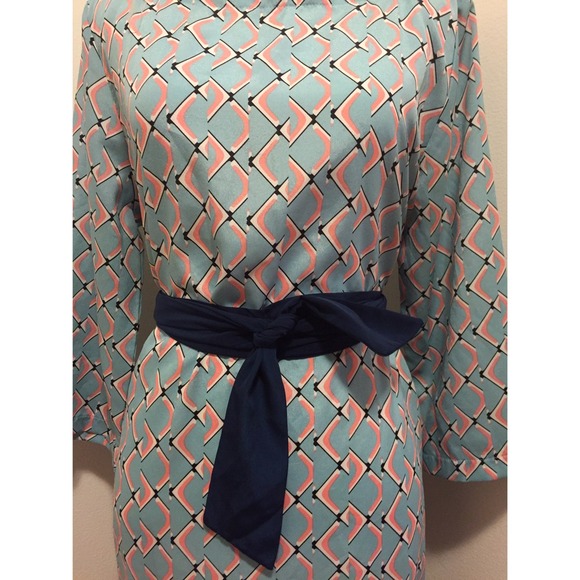 Geometric Print Shift Dress w/ Removable Belt - Picture 2 of 2