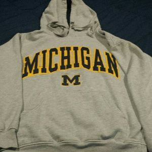 University of Michigan sweatshirt excellent condit