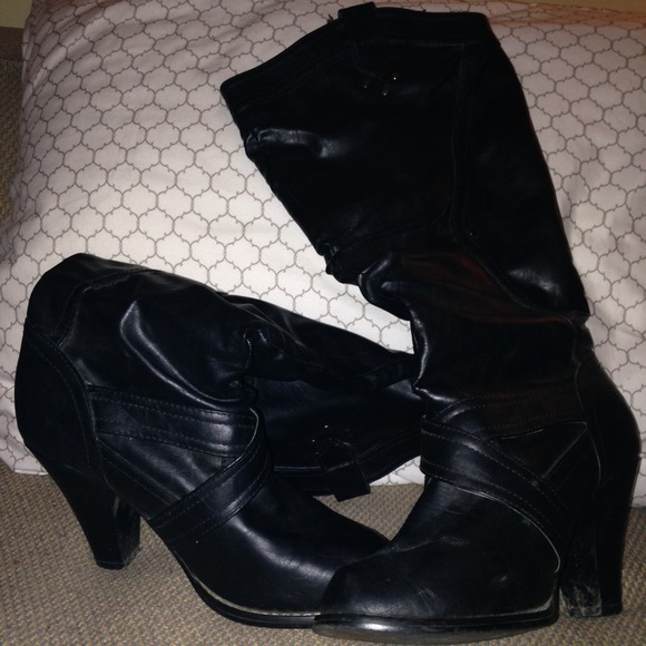 Black heel boots