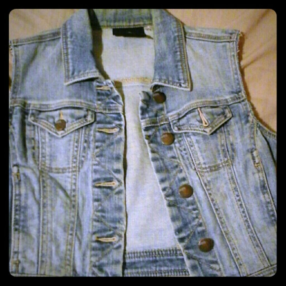 Cute cropped denim vest