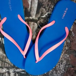 Old navy flip-flops