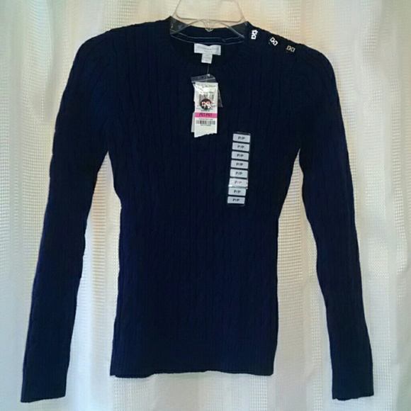 Cable knit button shoulder sweater