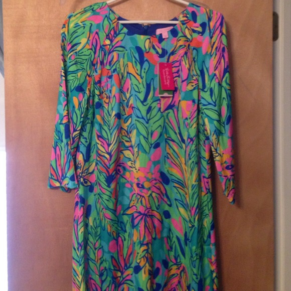 ⛵️TRADE⛵️ NFS Carol Shift Dress Size 6 Hot Spot