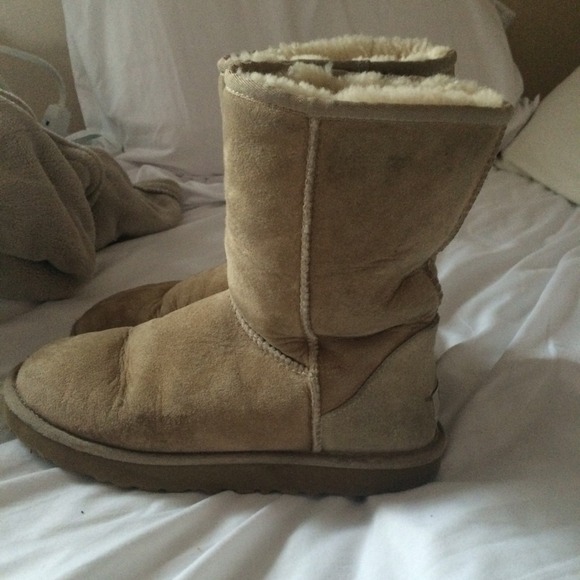 AUTHENTIC ugg boots! - Picture 2 of 4