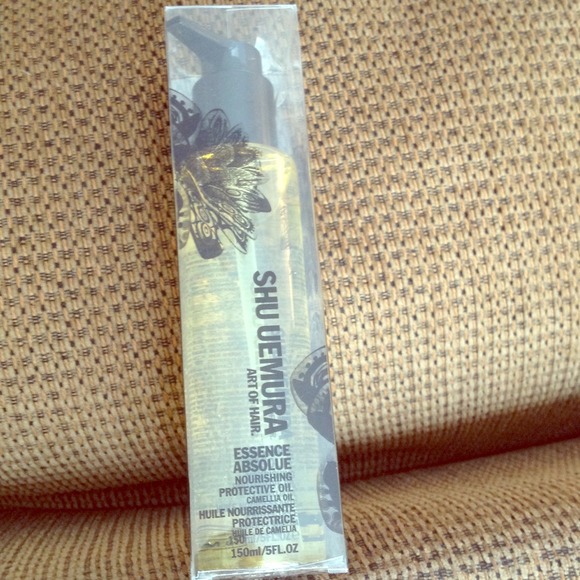 Shu uemura nourishing oil for the hair