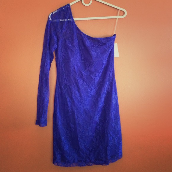 ⛔️SOLD⛔️Sexy one shoulder lace dress