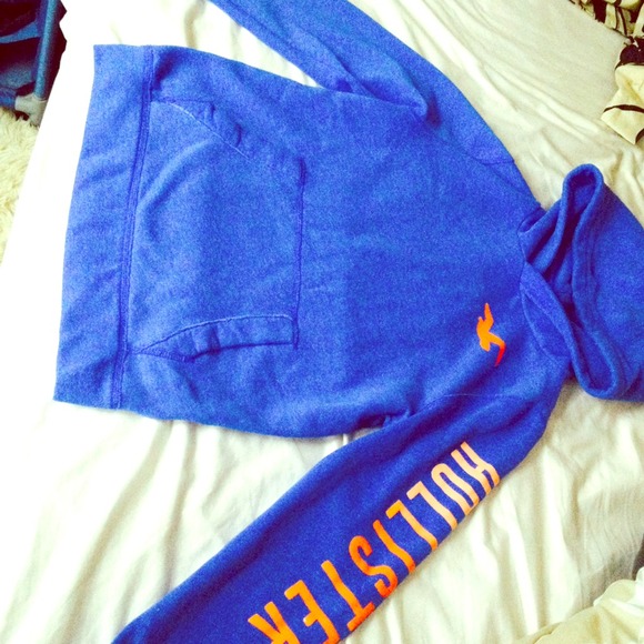 Hollister Sweaters - Blue hollister hoodie
