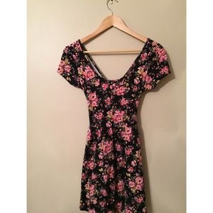 Floral criss-cross back dress
