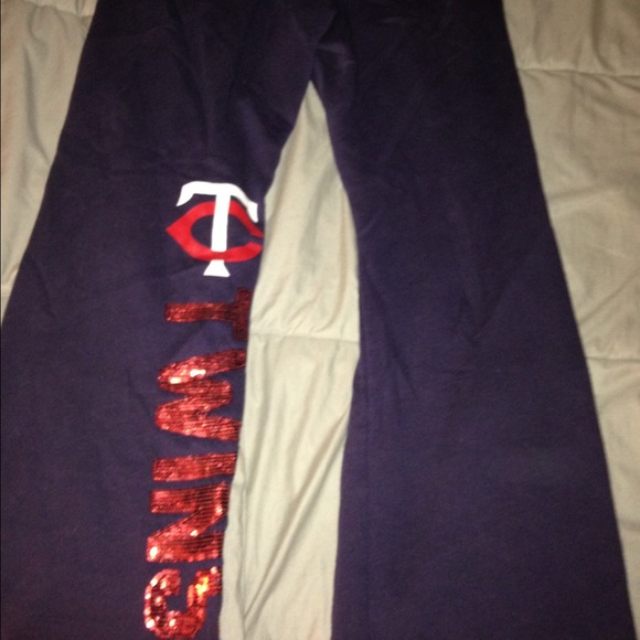 Vs twin yoga pants