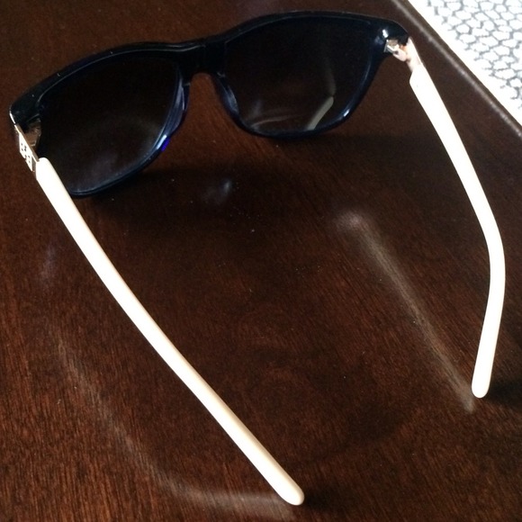 Tory Burch navy/ivory sunglasses. TY7031 main image 4