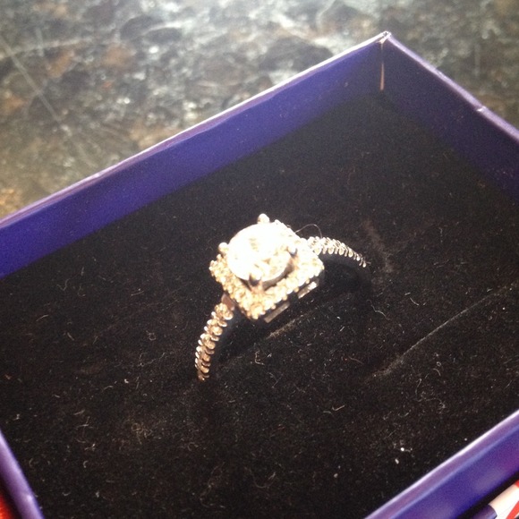 White gold plated Crystal ring.