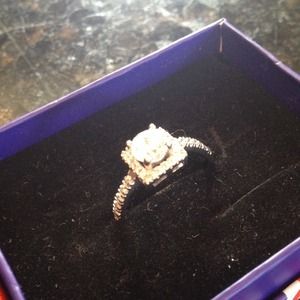 White gold plated Crystal ring.