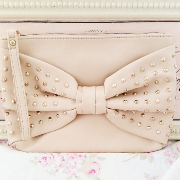 Bow Clutch