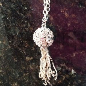 Long neckless, Crystal ball.