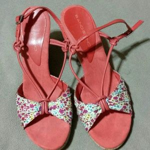 Bandolino wedge shoe