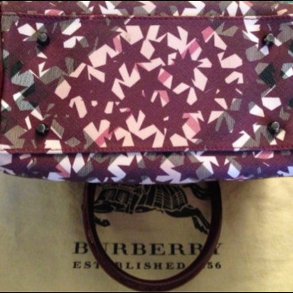 ⛔️SOLD⛔️Authentic Burberry Nova Stars Satchel - Picture 3 of 4