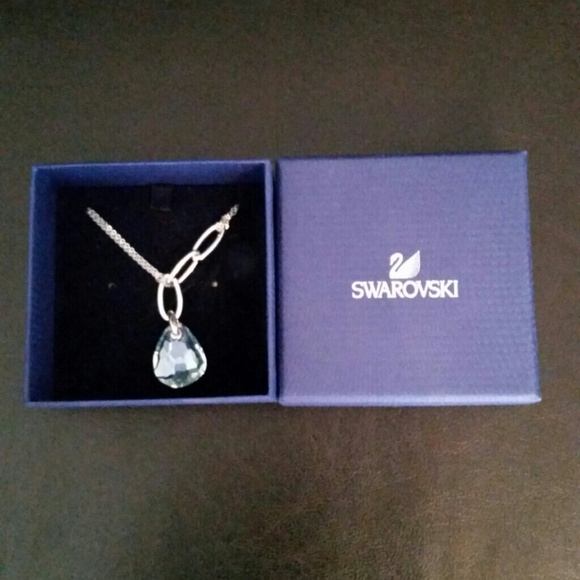 Swarovski necklace (light blue)