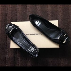 'REDUCED' Burberry Black Patent Leather Flats