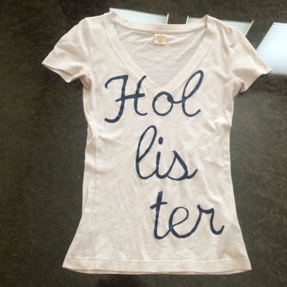 Hollister v neck