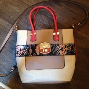 Guess purse