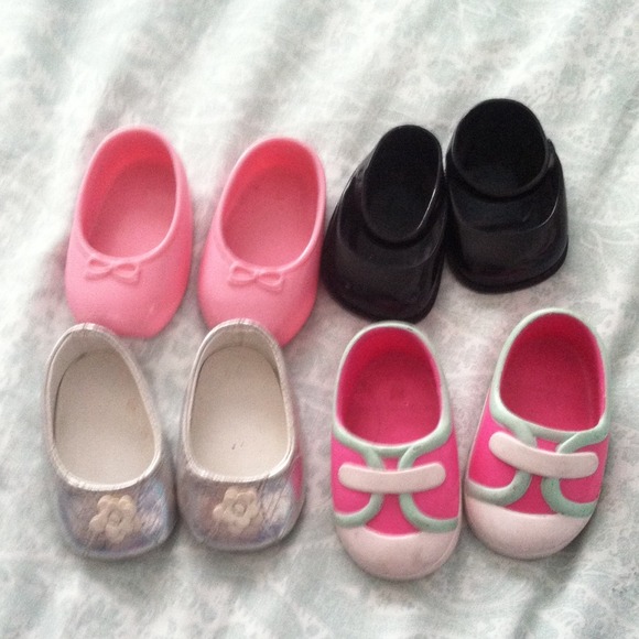 4 pairs of AG shoes