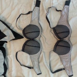 Top white 34dd    bottom pale pink 34d