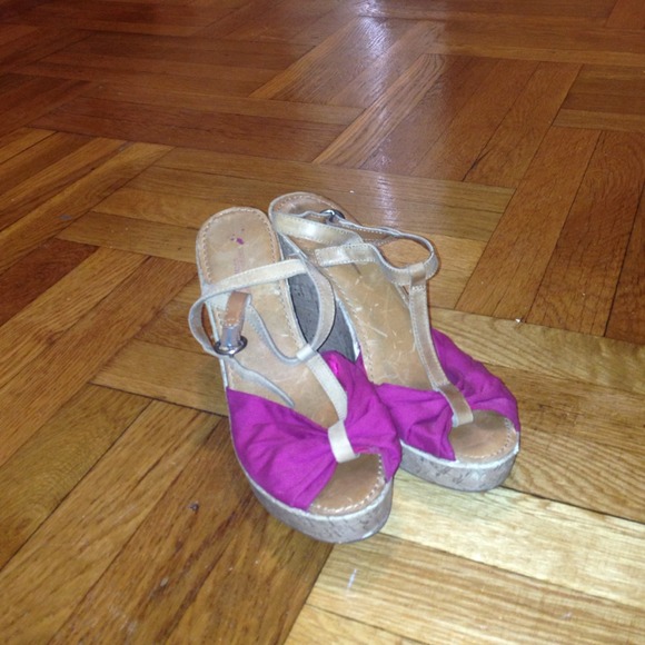 Tan and pink wedges