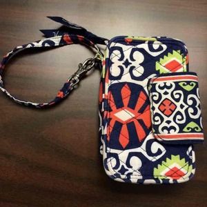Vera Bradley Smartphone Wristlet !