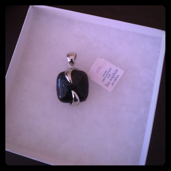 Lia Sophia necklace pendent.