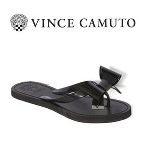 NWT Vince Camuto Flip Flops