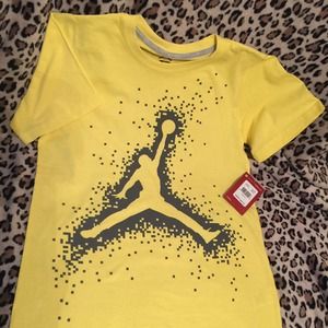 Jordan T-shirt Boy's Medium 💛Yellow 💛
