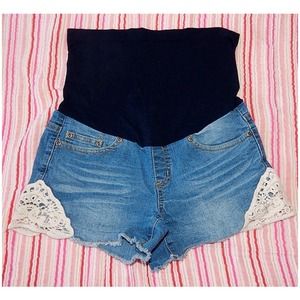 Maternity shorts