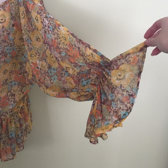 VS Sheer Floral Boho Peasant Blouse - Picture 3 of 4
