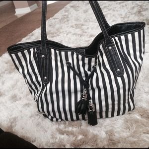 Back & White striped tote
