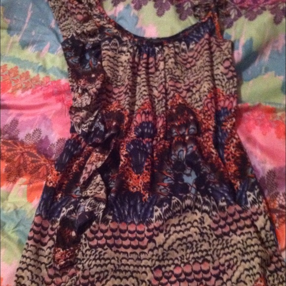 Ruffle shoulder printed dress