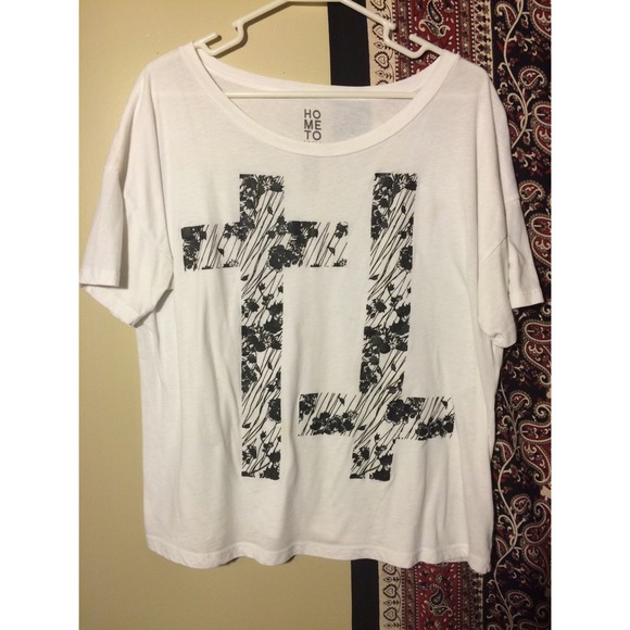 UO Comfy Graphic Top