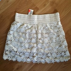 NWT Cotton blend crochet mini skirt