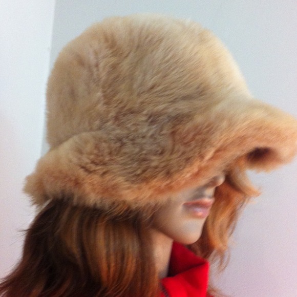 Vintage Accessories - Vintage faux fur hat