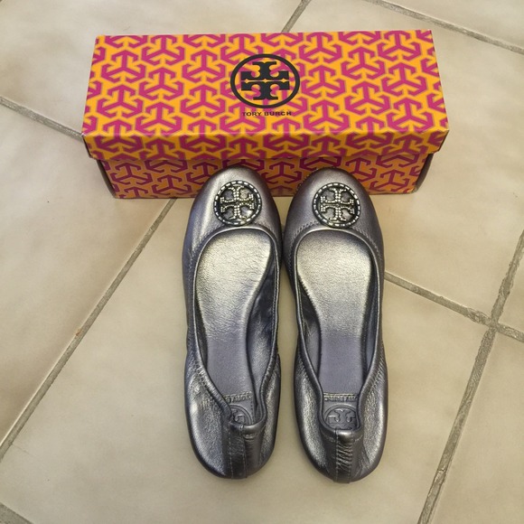 Auth Tory Burch flat shoes size 7