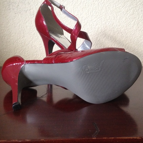 Carlos Santana red heels - Picture 2 of 4