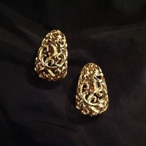 SOLD. Vintage St. John clip on earrings