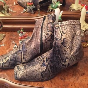 Booties python stretch sz 8
