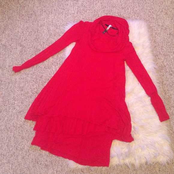 Red Tunic - Picture 2 of 3