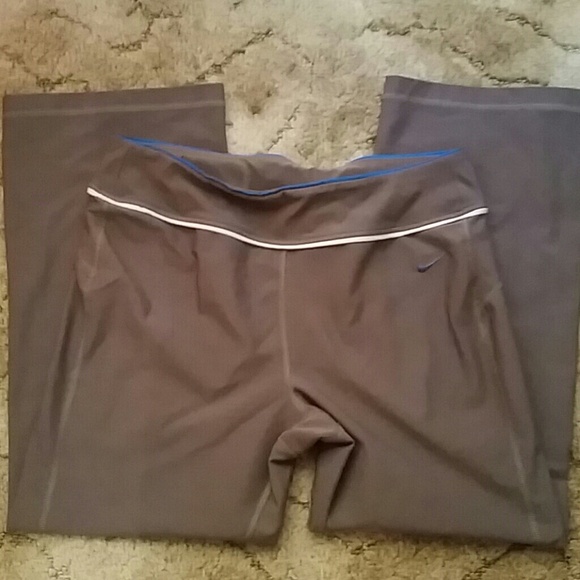 NIKE Dry fit capris - Picture 2 of 3