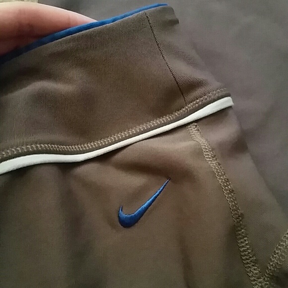 NIKE Dry fit capris - Picture 3 of 3