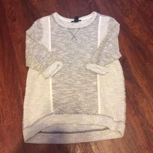 H&M sweatshirt with 3/4 length sleeves