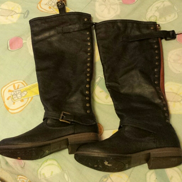 Black riding boots