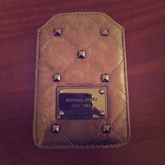 Michael Kors Studded iPhone 4 Carrier