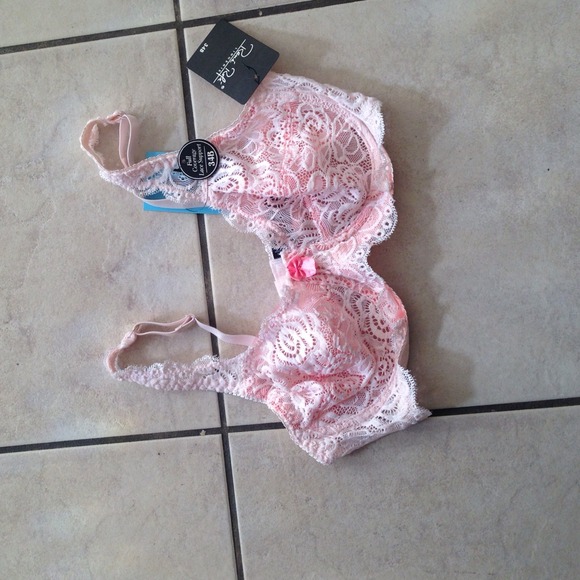 Pink laced bra 34B