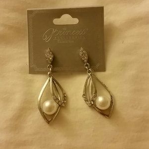 Pearl/Rhinestone Drop Earings